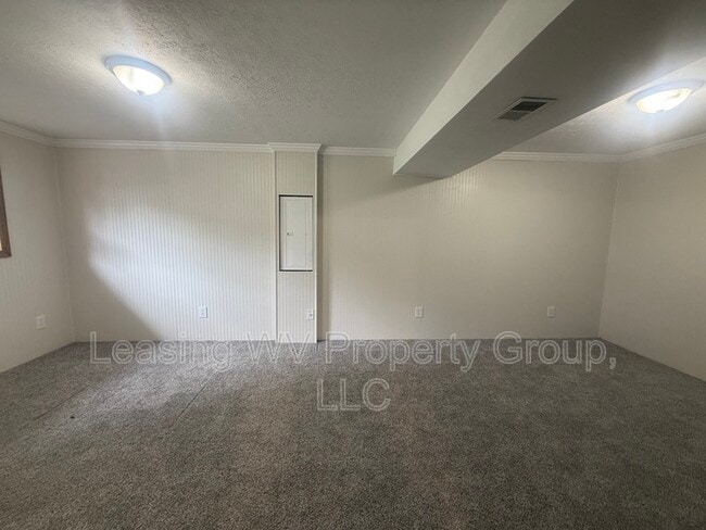 Building Photo - 448 Kingswood Dr