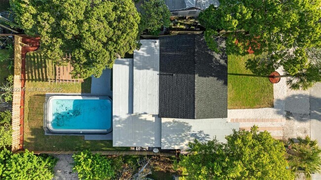 Building Photo - 1516 SW 30th Terrace