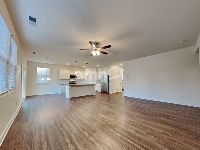 Building Photo - 5180 Hudson Vly Dr