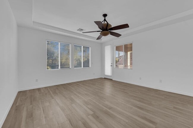 Building Photo - 914 Armandito Dr