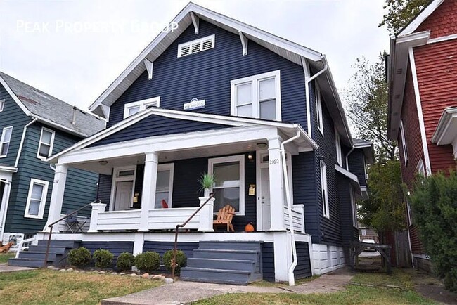 Primary Photo - 2162 Indianola Ave
