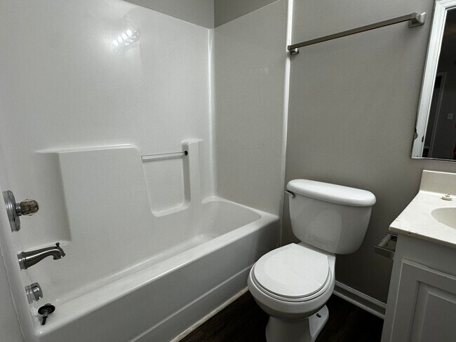 Building Photo - 1998 Wrightsboro Rd