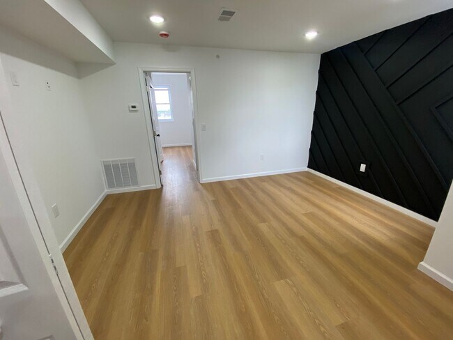 Building Photo - 5639 Market St