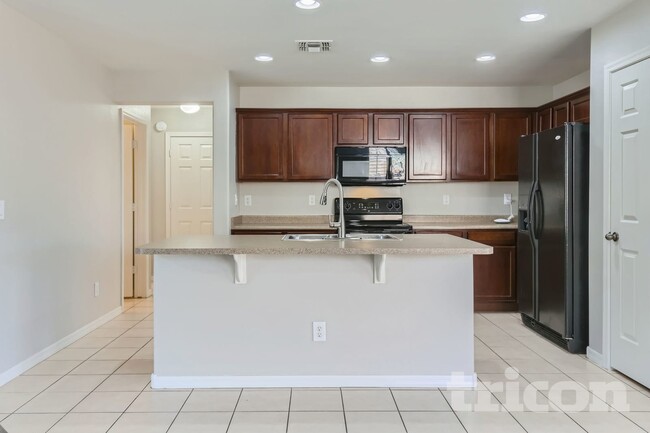 Building Photo - 886 W Desert Hills Dr