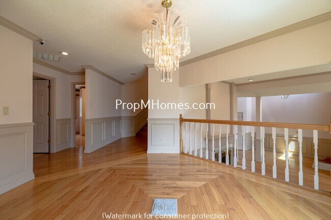 Building Photo - Discover Tranquil Living in Northwest Heights!