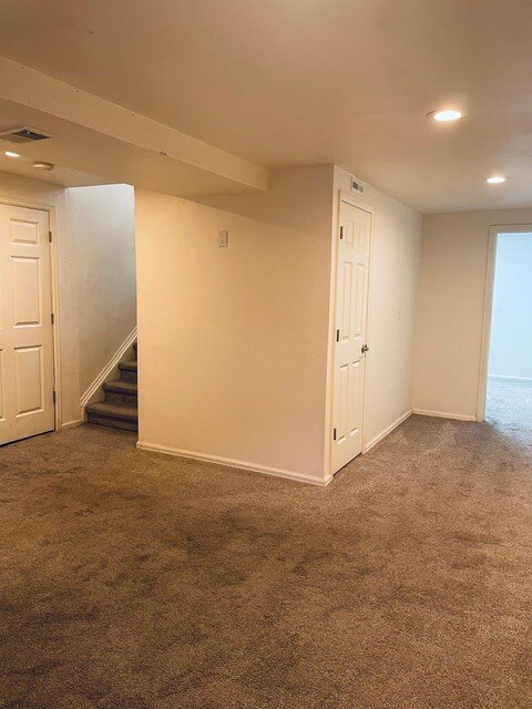 Building Photo - 8745 Snowbird Way