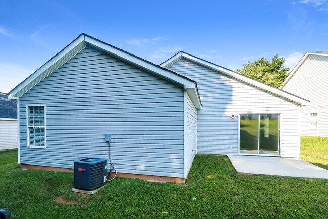 Building Photo - 12144 Stewarts Crossing Dr