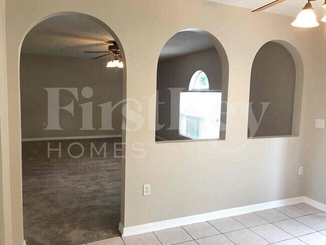 Building Photo - 6430 Gondola Dr