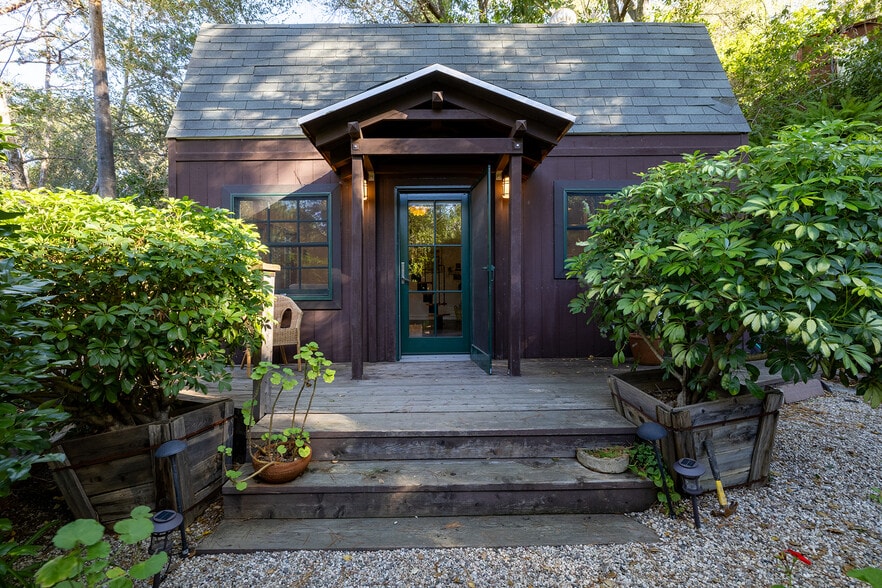 Building Photo - 21487 Encina Rd