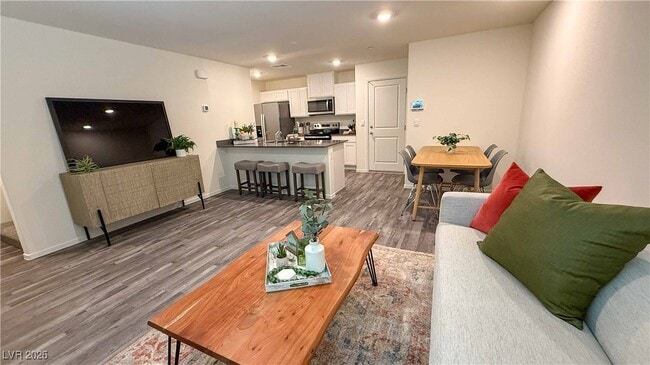 Building Photo - 4989 Fern Mesa Ave