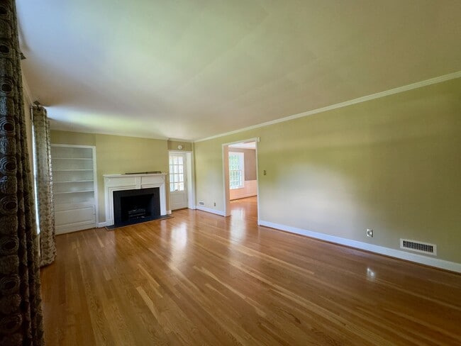 Building Photo - 115 E Northern Pkwy