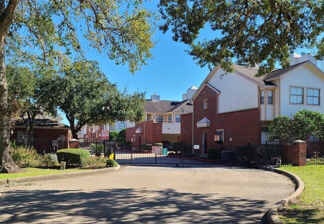 Building Photo - 1103 Dulles Ave