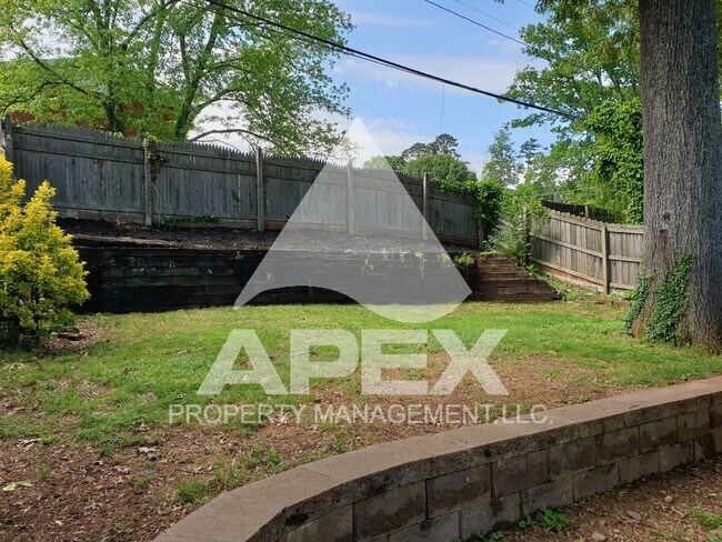 Building Photo - NORTH KNOX - 3 Bd Single Family Brick Ranc...