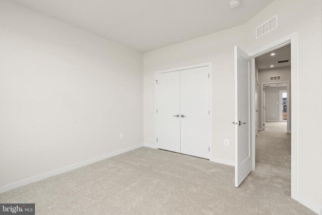 Building Photo - 22395 Claude Moore Dr