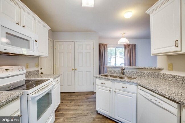 Building Photo - 4411 Wexham Ct