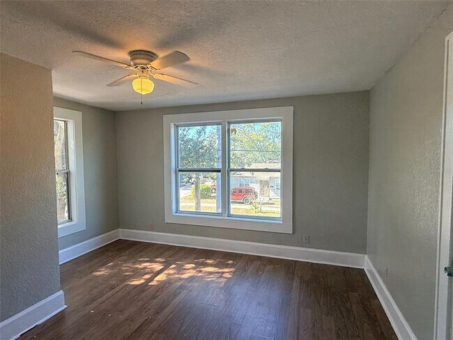 Building Photo - 1924 22nd St S