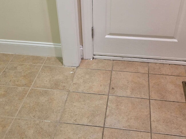 Building Photo - Spacious 4-Bedroom Home for Rent in Kings ...