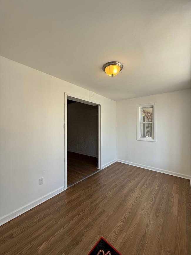 Building Photo - Amazing 3 beds 1bath FULLY ELECTRIC HOUSE