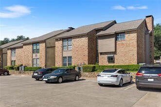 Building Photo - 15221 Berry Trail
