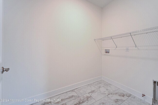 Building Photo - 8 Raritan Ave