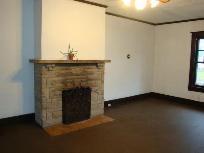 Primary Photo - 2 Bedroom 1 bath home