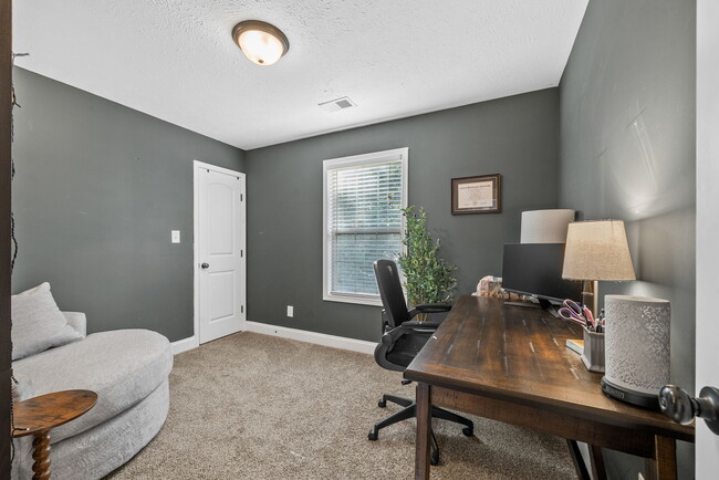 Building Photo - 420 N Magnolia Dr