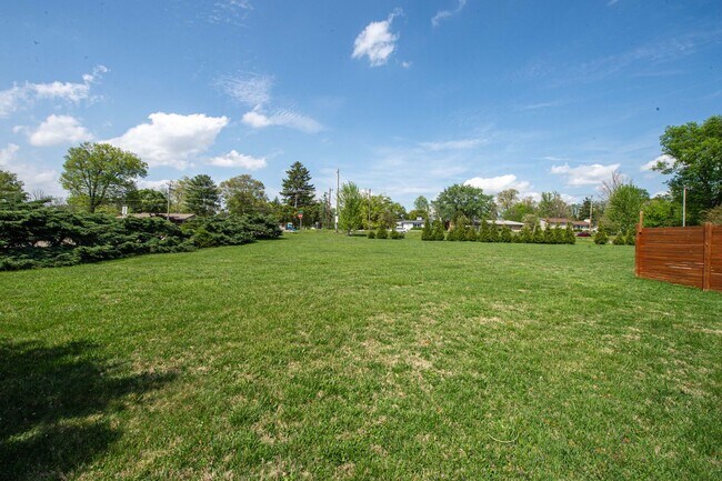 Building Photo - Short Term Rental Family Home