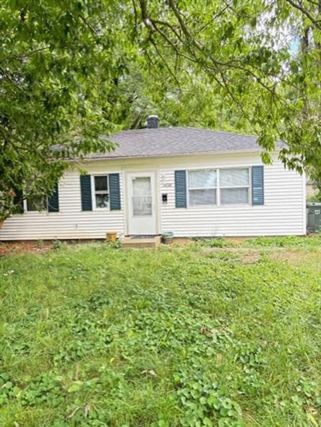 Primary Photo - 1403 Laurel Dr