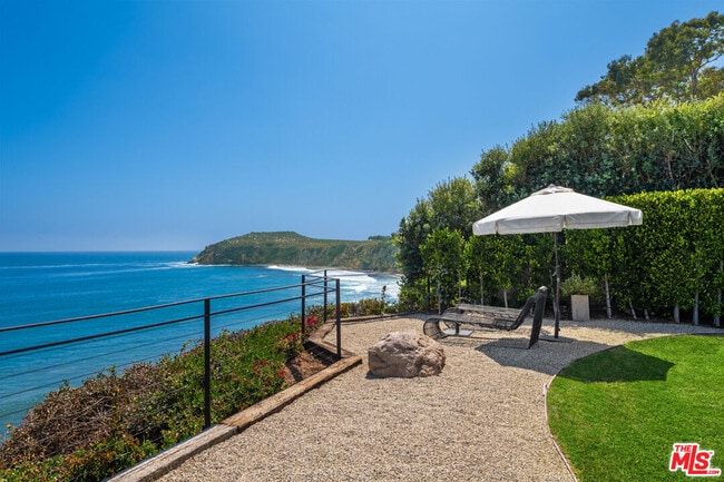 Building Photo - 28926 Cliffside Dr
