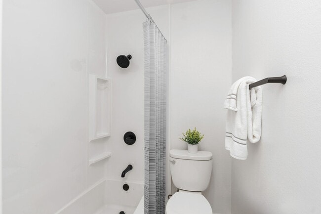 Building Photo - *NEW MOVE-IN SPECIAL | $500 OFF FIRST MONT...