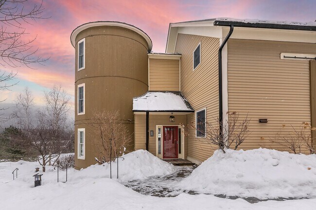 Building Photo - 764 Barnumville Rd