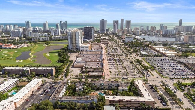 Building Photo - 1333 E Hallandale Beach Blvd