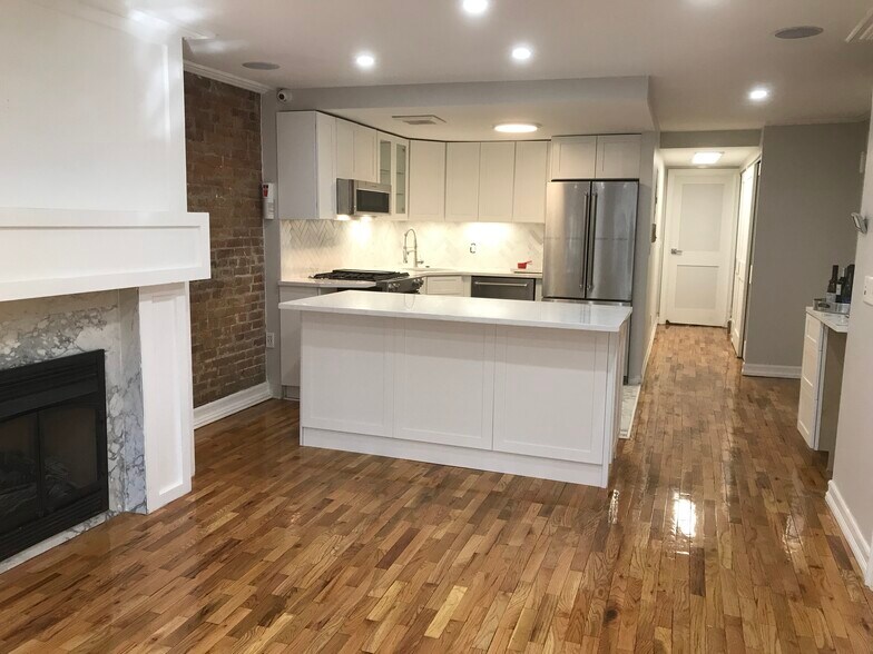 Building Photo - 422 Clermont Ave