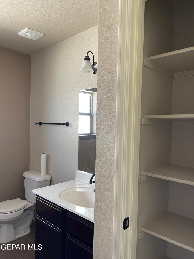 Building Photo - 3233 Muddy Point Ln