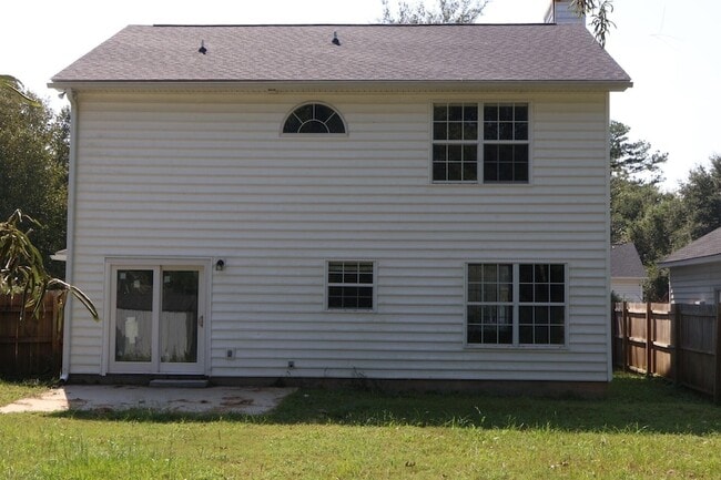 Building Photo - 1003 Providence Way