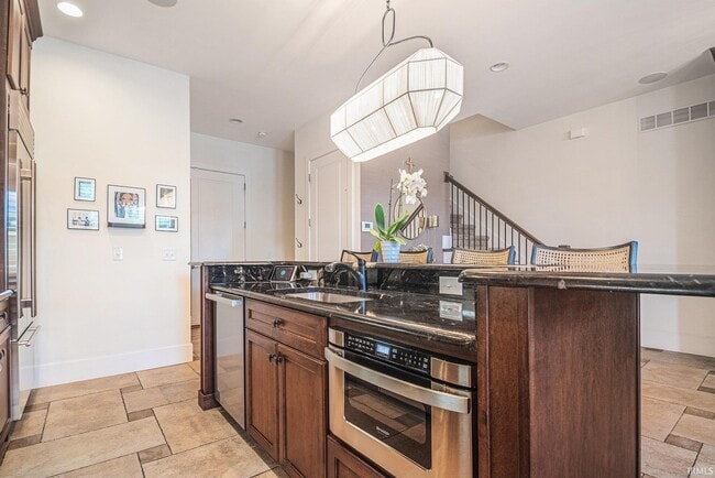 Building Photo - 112 S Niles Ave