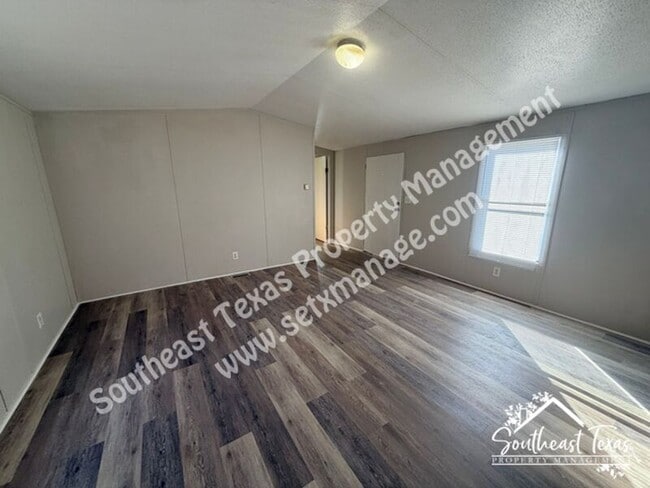 Building Photo - 4166 Black Cat Rd