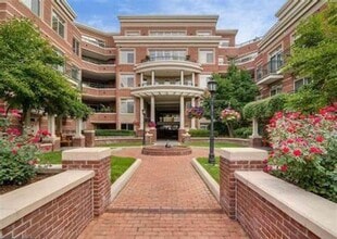 Building Photo - Actons Landing Condo