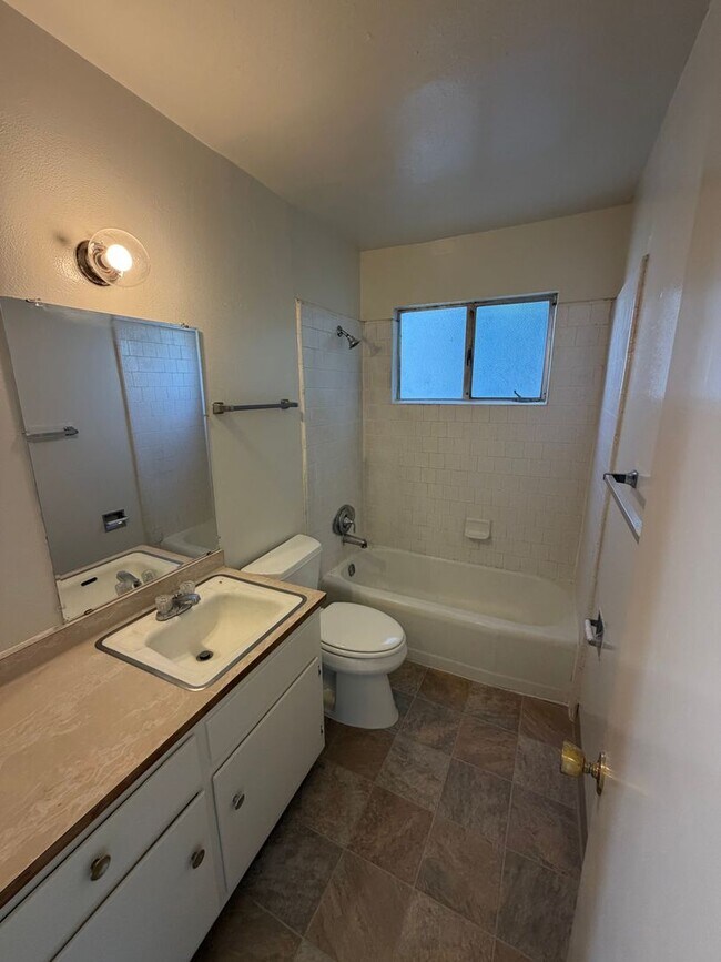 Building Photo - 2832 Sweet Way