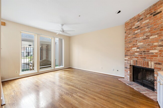 Building Photo - 5850 Valley Forge Dr