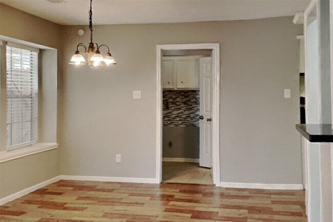 Building Photo - 8427 Burwood Park Dr