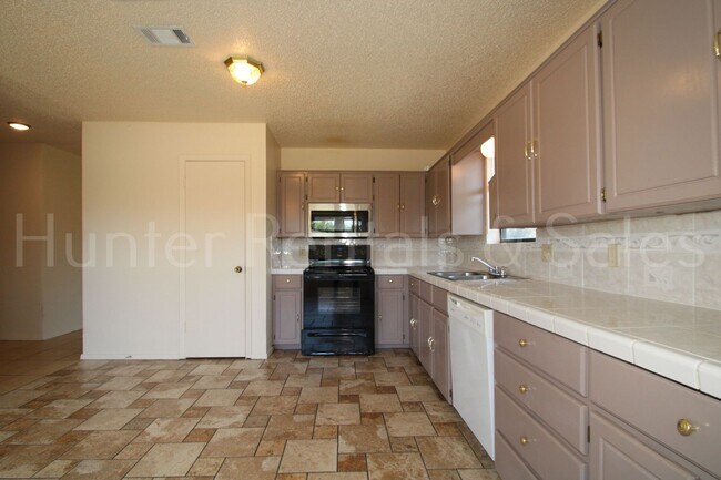 Building Photo - 2804 Derby Dr