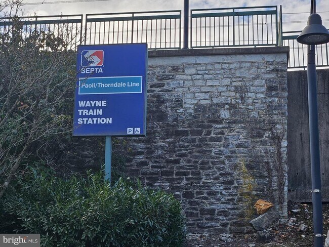 Building Photo - 120 Eaton Dr