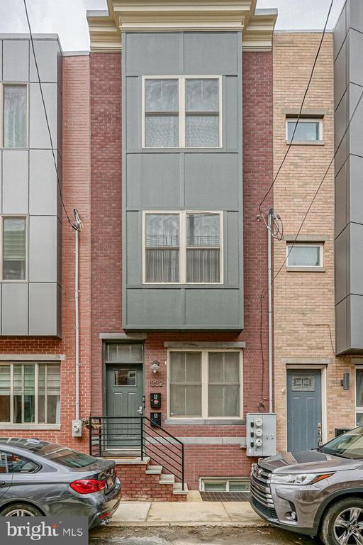 Building Photo - 1332 S Bouvier St