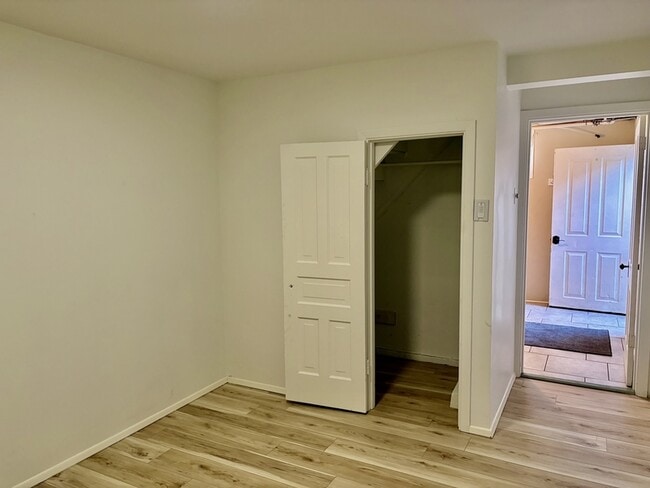 Building Photo - 2732 Eldridge Ave