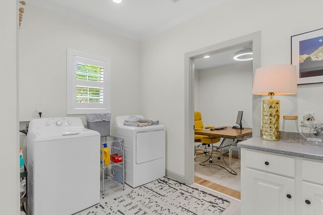 Building Photo - 5049 Spaniel Dr