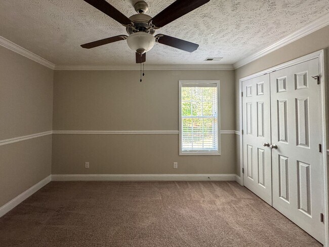 Building Photo - Beautiful 4 Bed 2.5 Bath Home in Raeford