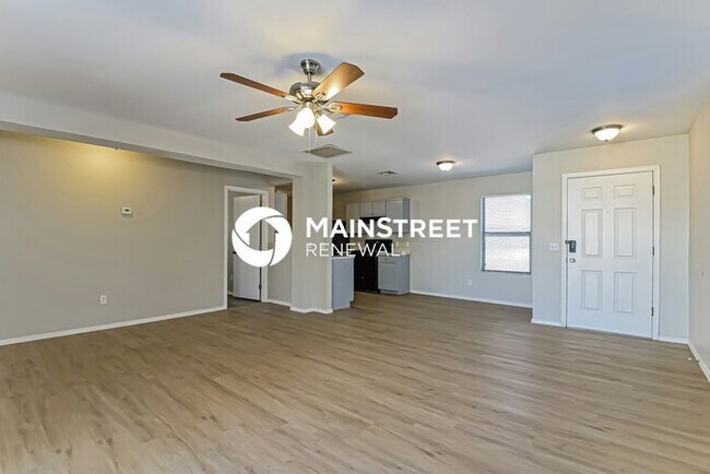 Building Photo - 3 Bedroom Pet-Friendly Home in Tucson, AZ with Main Street Renewal