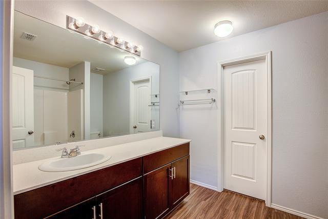 Building Photo - 404 Falling Star Dr