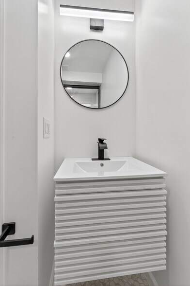 Building Photo - 1123-1125 S Ohio Ave